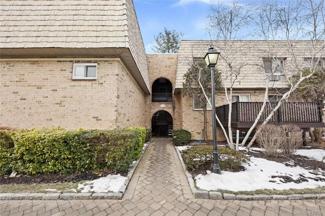 $2,800 | 330 South Central Avenue, Unit F3, Scarsdale, NY 10583