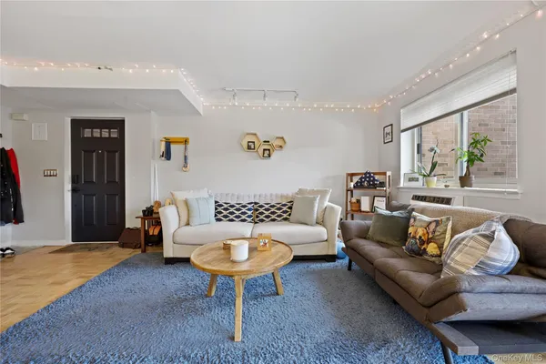 $2,800 | 330 South Central Avenue, Unit F3, Scarsdale, NY 10583