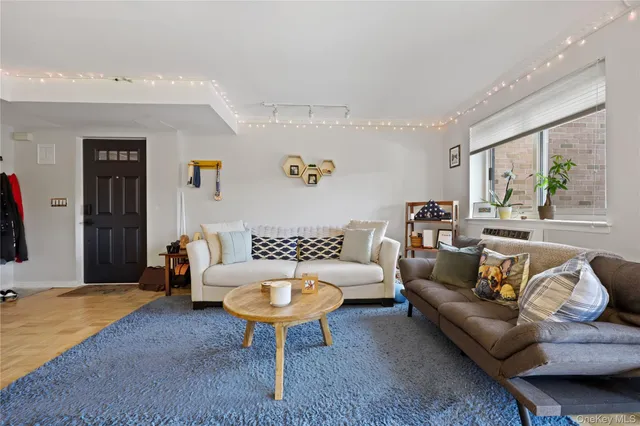 $2,800 | 330 South Central Avenue, Unit F3, Scarsdale, NY 10583