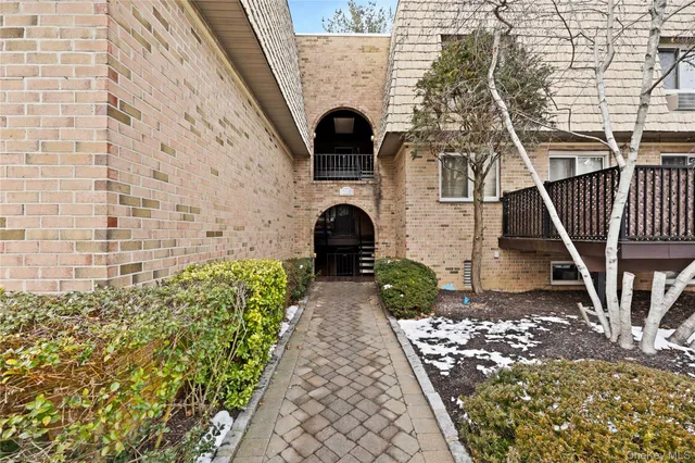 $2,800 | 330 South Central Avenue, Unit F3, Scarsdale, NY 10583