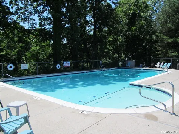 $2,800 | 330 South Central Avenue, Unit F3, Scarsdale, NY 10583