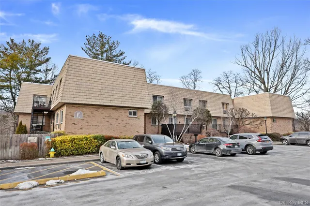 $2,800 | 330 South Central Avenue, Unit F3, Scarsdale, NY 10583