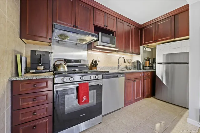 $2,800 | 330 South Central Avenue, Unit F3, Scarsdale, NY 10583