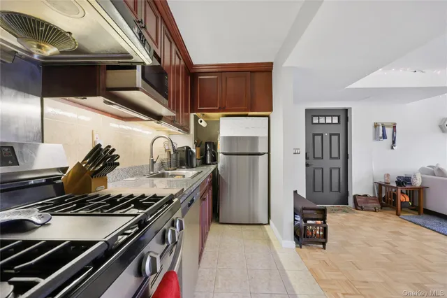 $2,800 | 330 South Central Avenue, Unit F3, Scarsdale, NY 10583