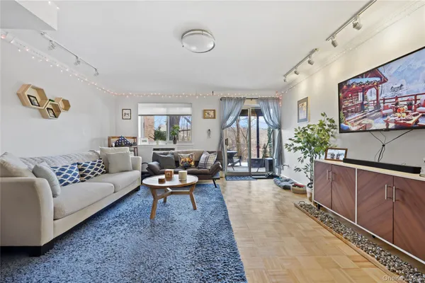 $2,800 | 330 South Central Avenue, Unit F3, Scarsdale, NY 10583