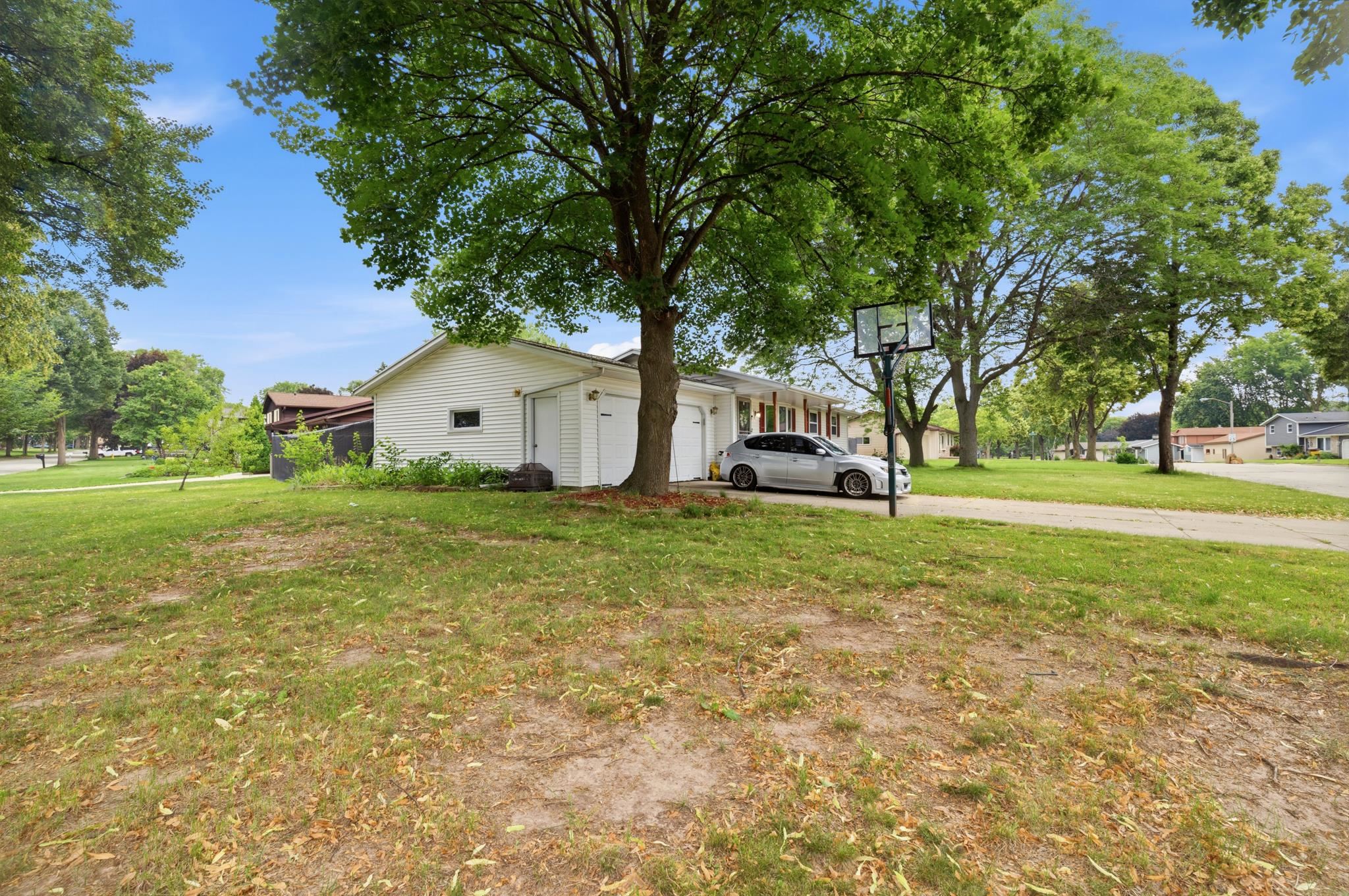 2525 Heather Road Green Bay, WI 54311 - Photo 23 of 27