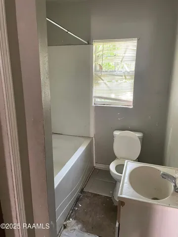 $215,000 | 210 Lilly Street, Lafayette, LA 70501