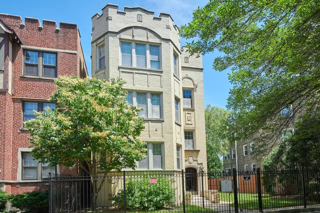 $2,800 | 5439 North Campbell Avenue, Unit 3, Chicago, IL 60625