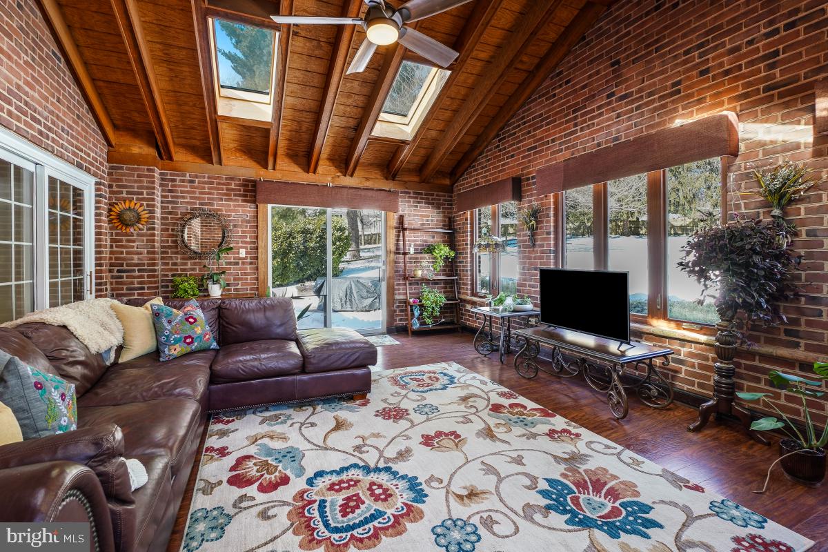 24357 Flamingo Terrace Gaithersburg, MD 20882 - Photo 23 of 40 Sunroom