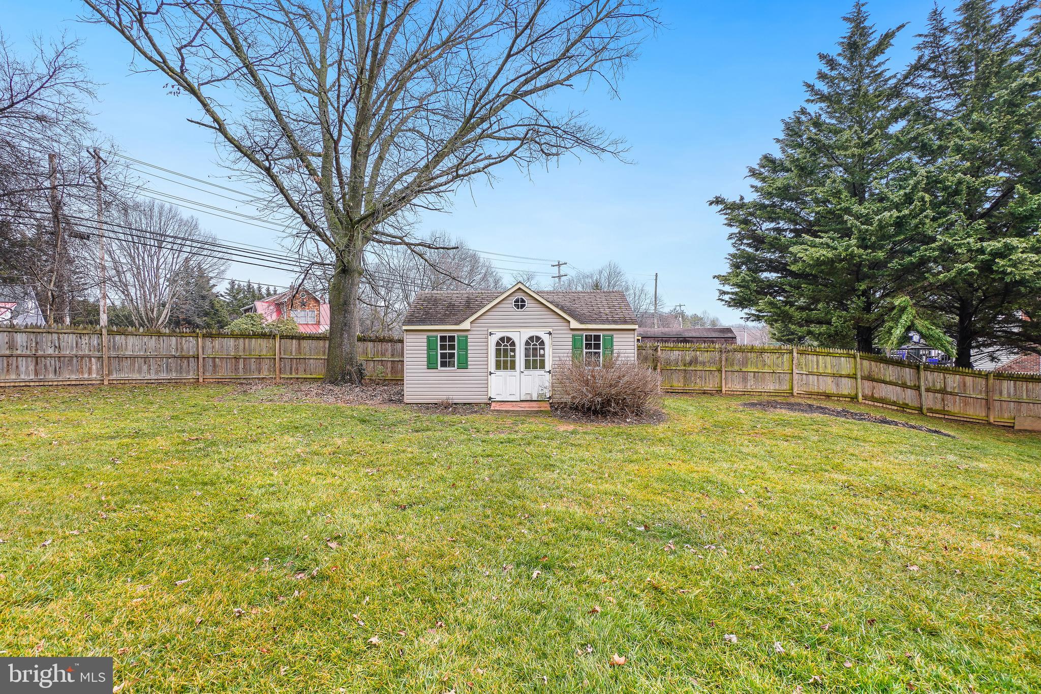 24357 Flamingo Terrace Gaithersburg, MD 20882 - Photo 4 of 41 a house view with a outdoor space