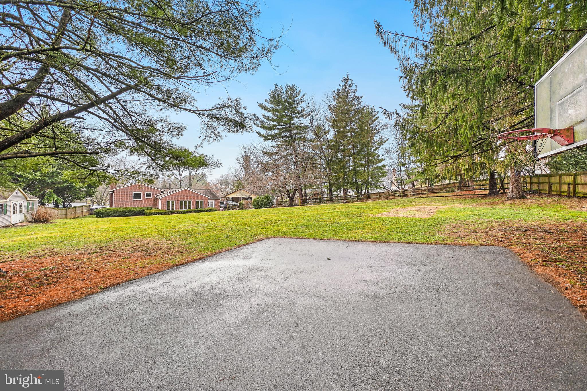 24357 Flamingo Terrace Gaithersburg, MD 20882 - Photo 5 of 41 a view of a golf course