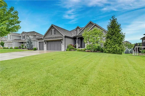$969,000 | 3030 West 157th Court, Overland Park, KS 66224