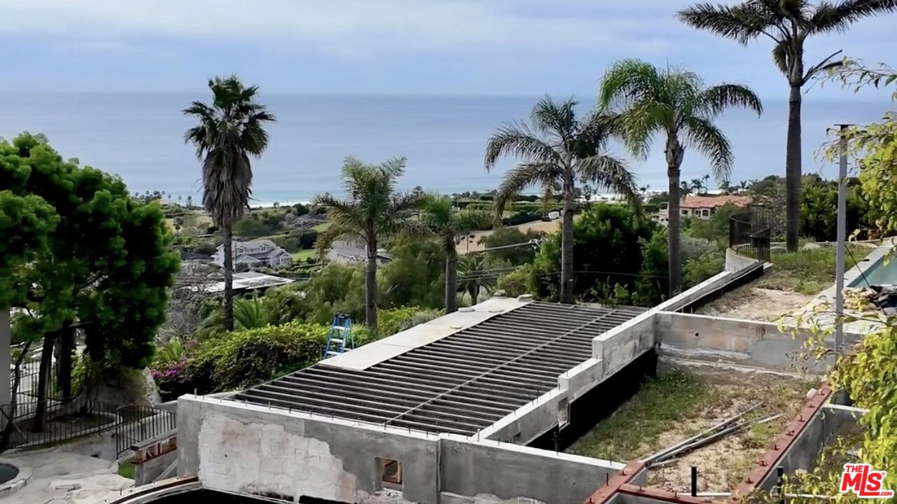 30087 Cuthbert Road Malibu, CA 90265 - Photo 2 of 8 Gallery Image 2
