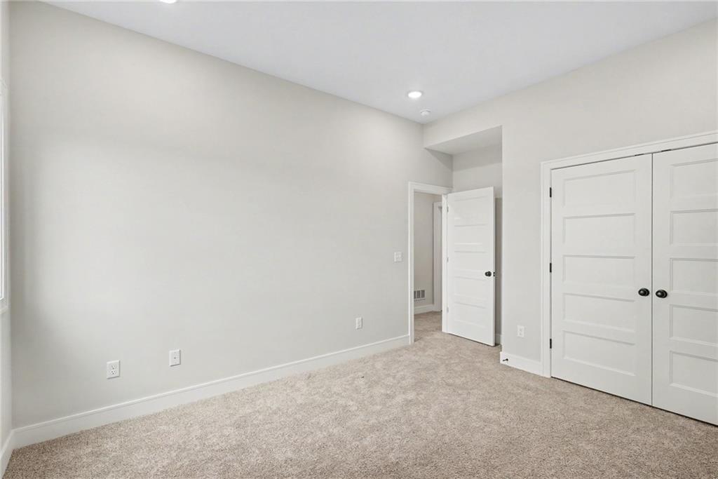 11275 South Gleason Road Olathe, KS 66061 - Photo 24 of 40