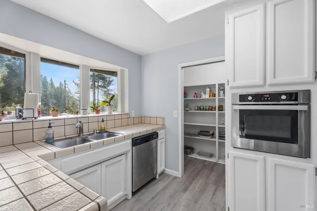 $395,000 | 23929 Nutmeg Place, Willits, CA 95490