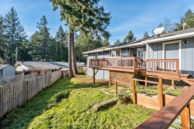 $395,000 | 23929 Nutmeg Place, Willits, CA 95490