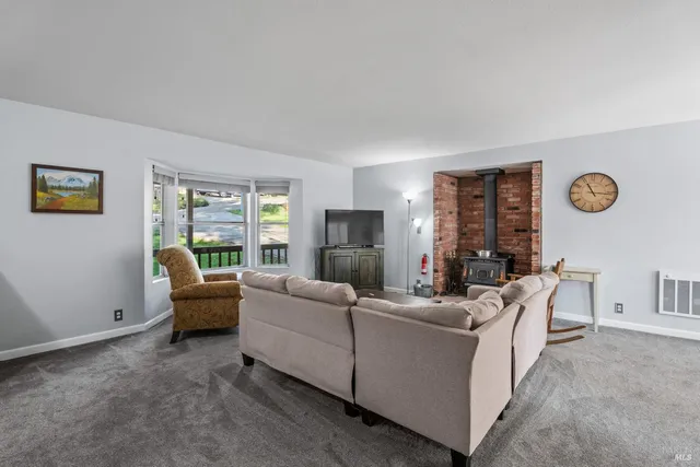 $395,000 | 23929 Nutmeg Place, Willits, CA 95490