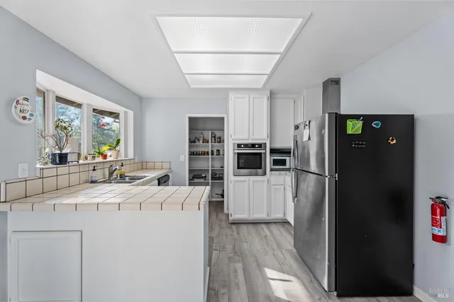 $395,000 | 23929 Nutmeg Place, Willits, CA 95490