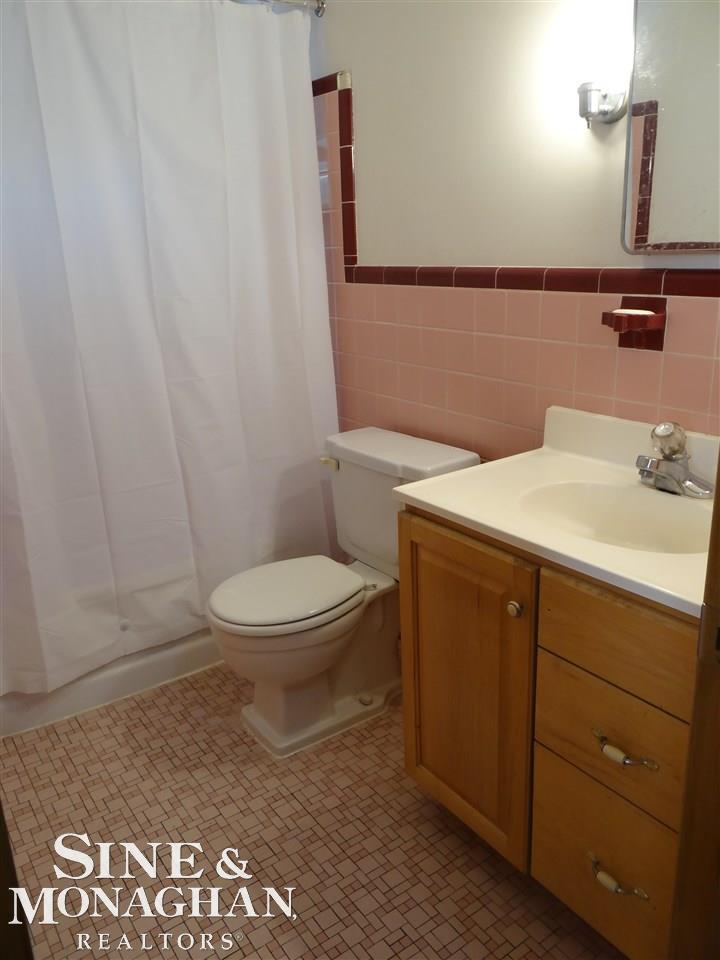 2037 Vernier Road, Unit 2041 VERNIER Grosse Pointe Woods, MI 48236 - Photo 27 of 38