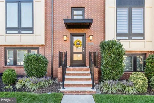 $880,000 | 17 East Hartwick Drive, Skillman, NJ 08558