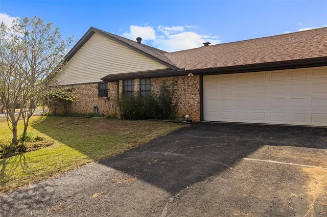 a front view of house with yard