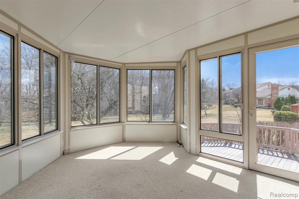 1605 Crestline Lane Rochester Hills, MI 48307 - Photo 20 of 43