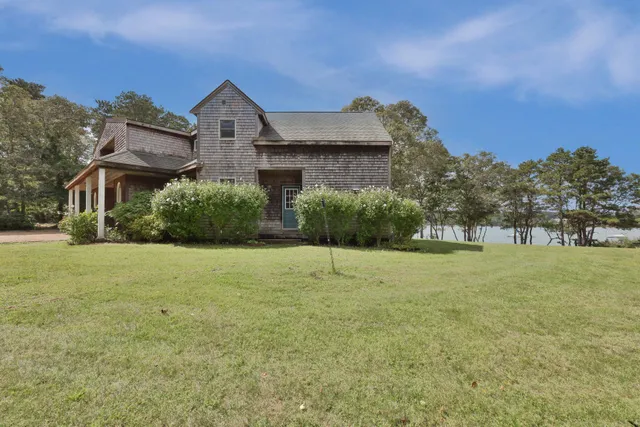 $4,395,000 | 267 Barnes Road, Oak Bluffs, MA 02557