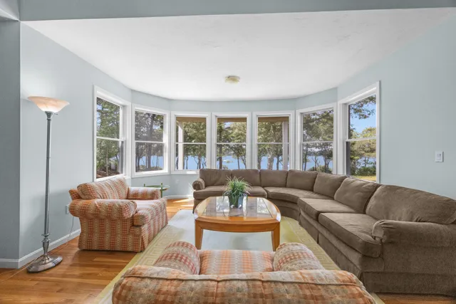 $4,395,000 | 267 Barnes Road, Oak Bluffs, MA 02557