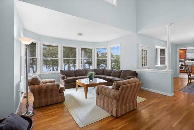 $4,395,000 | 267 Barnes Road, Oak Bluffs, MA 02557