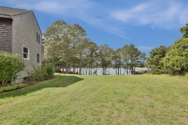 $4,395,000 | 267 Barnes Road, Oak Bluffs, MA 02557