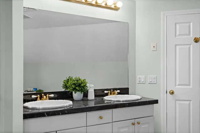 $4,395,000 | 267 Barnes Road, Oak Bluffs, MA 02557