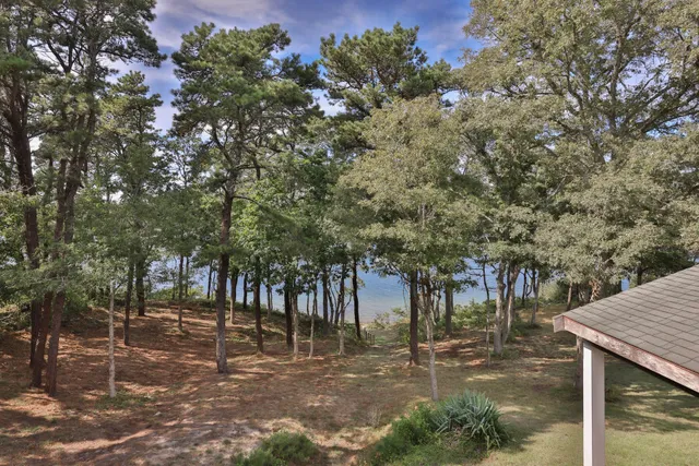 $4,395,000 | 267 Barnes Road, Oak Bluffs, MA 02557