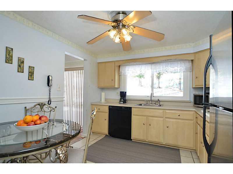 167 McIntyre Road Pittsburgh, PA 15237 - Photo 11 of 25 Kitchen. Eat in kitchen or utilize the spacious dining room!