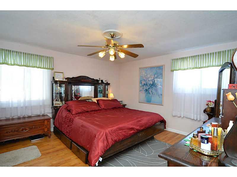 167 McIntyre Road Pittsburgh, PA 15237 - Photo 13 of 25 Bedroom. Hardwood floors through out the home!
