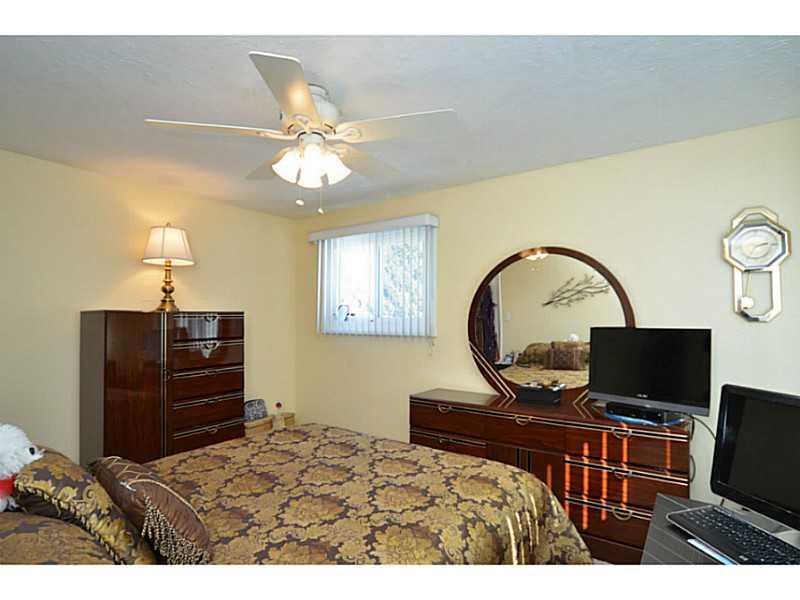 167 McIntyre Road Pittsburgh, PA 15237 - Photo 15 of 25 Master Bedroom.