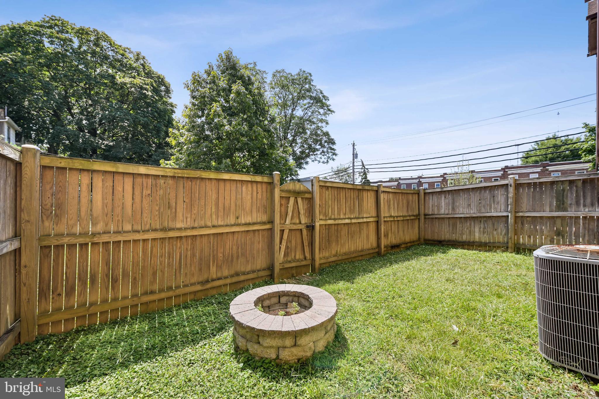 4202 Roland Avenue, Unit 104 Baltimore, MD 21211 - Photo 33 of 37 Back yard perfect for entertaining
