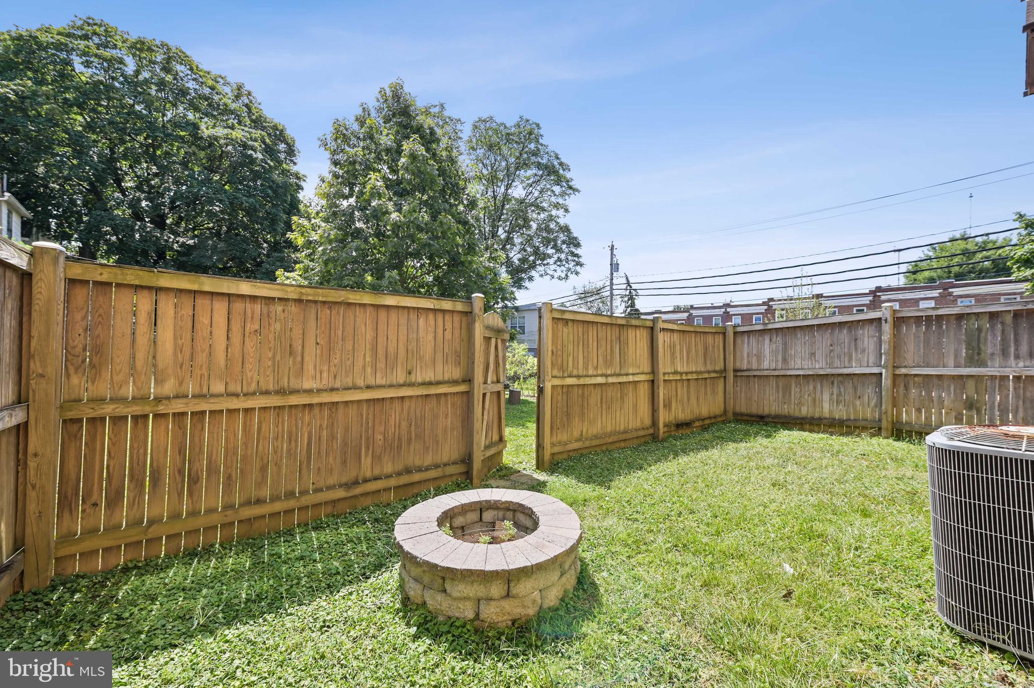 4202 Roland Avenue, Unit 104 Baltimore, MD 21211 - Photo 34 of 37 Back yard with gate