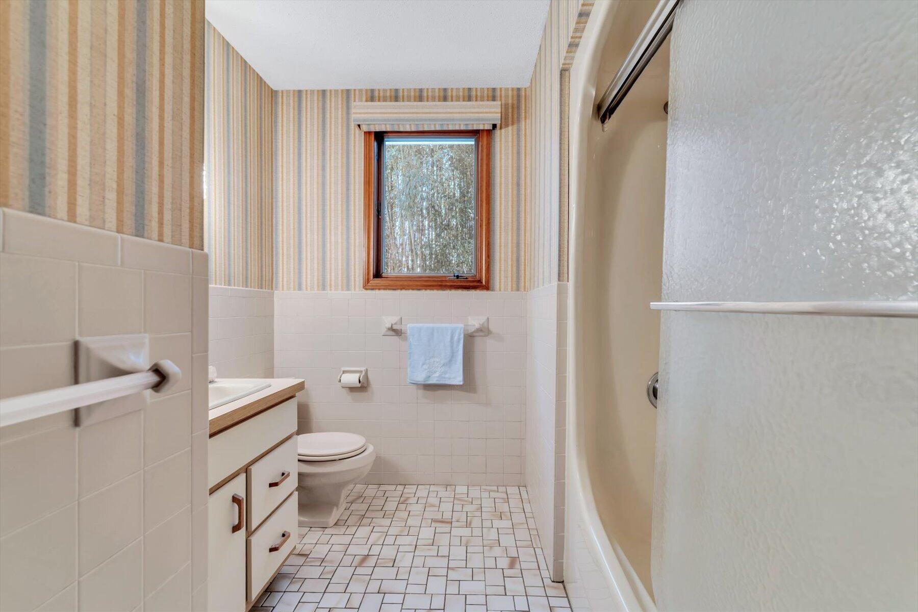 435 Acapesket Road East Falmouth, MA 02536 - Photo 25 of 40 37-IMGP0052