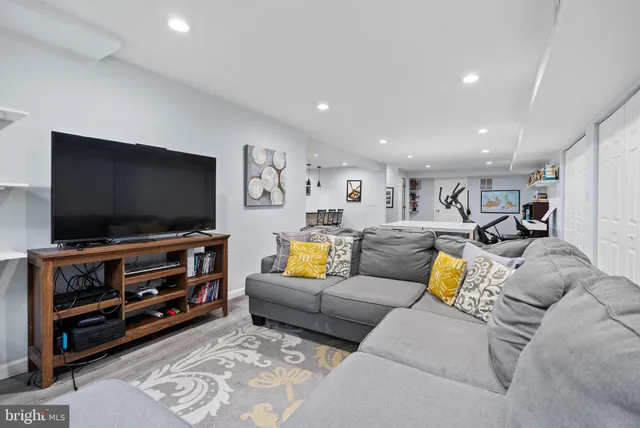 $5,200 | 7409 Aspen Avenue, Takoma Park, MD 20912