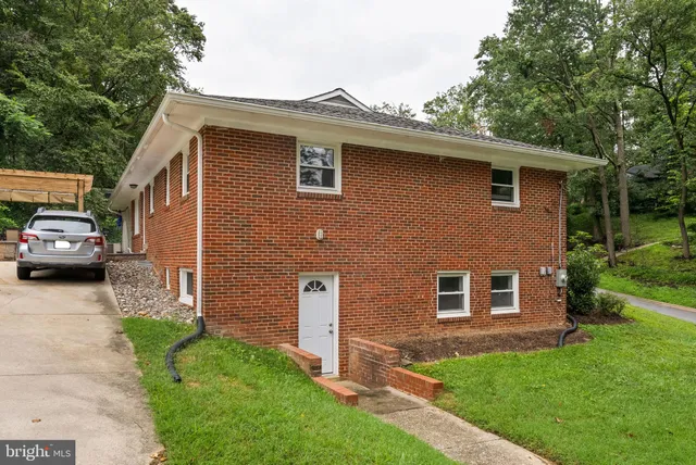 $4,950 | 7409 Aspen Avenue, Takoma Park, MD 20912