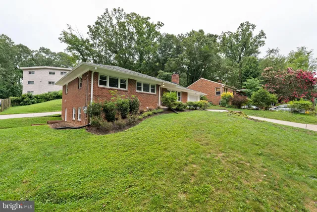 $5,200 | 7409 Aspen Avenue, Takoma Park, MD 20912