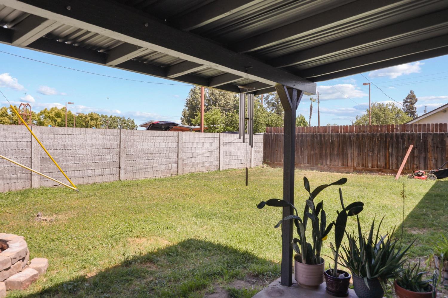 948 Harvard Avenue Clovis, CA 93612 - Photo 23 of 26 a view of a backyard