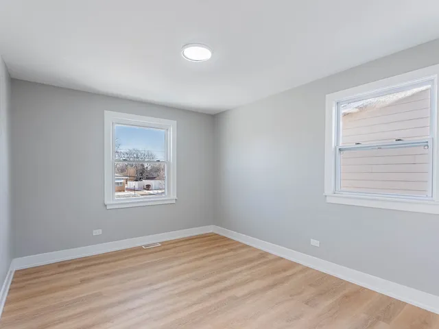 $515,000 | 1116 Busse Road, Mount Prospect, IL 60056