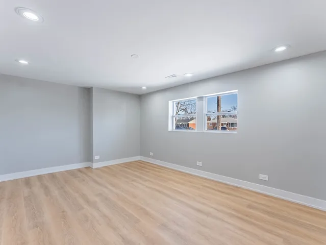 $515,000 | 1116 Busse Road, Mount Prospect, IL 60056