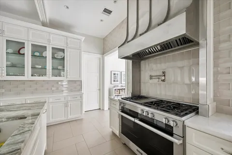 $5,595,000 | 2240 Del Monte Drive, Houston, TX 77019