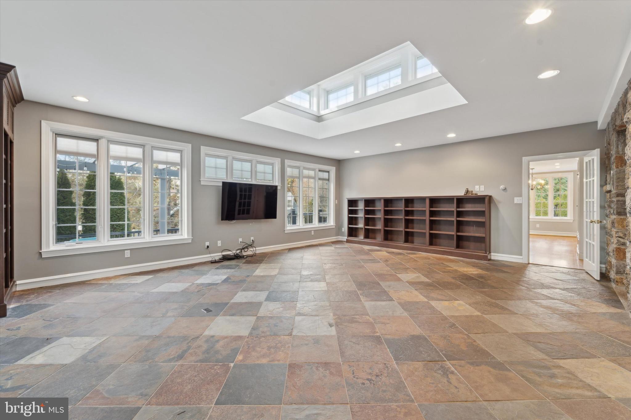 101 East Brookhaven Road Wallingford, PA 19086 - Photo 6 of 60 Family/Sun Room