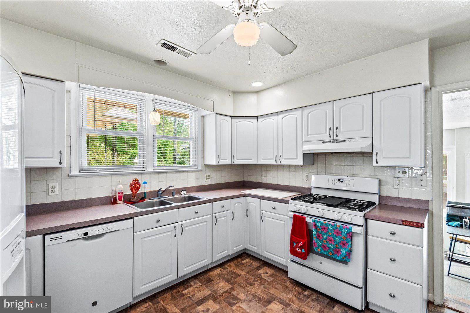 797 Forest Grove Road Colonial Beach, VA 22443 - Photo 13 of 38 Kitchen