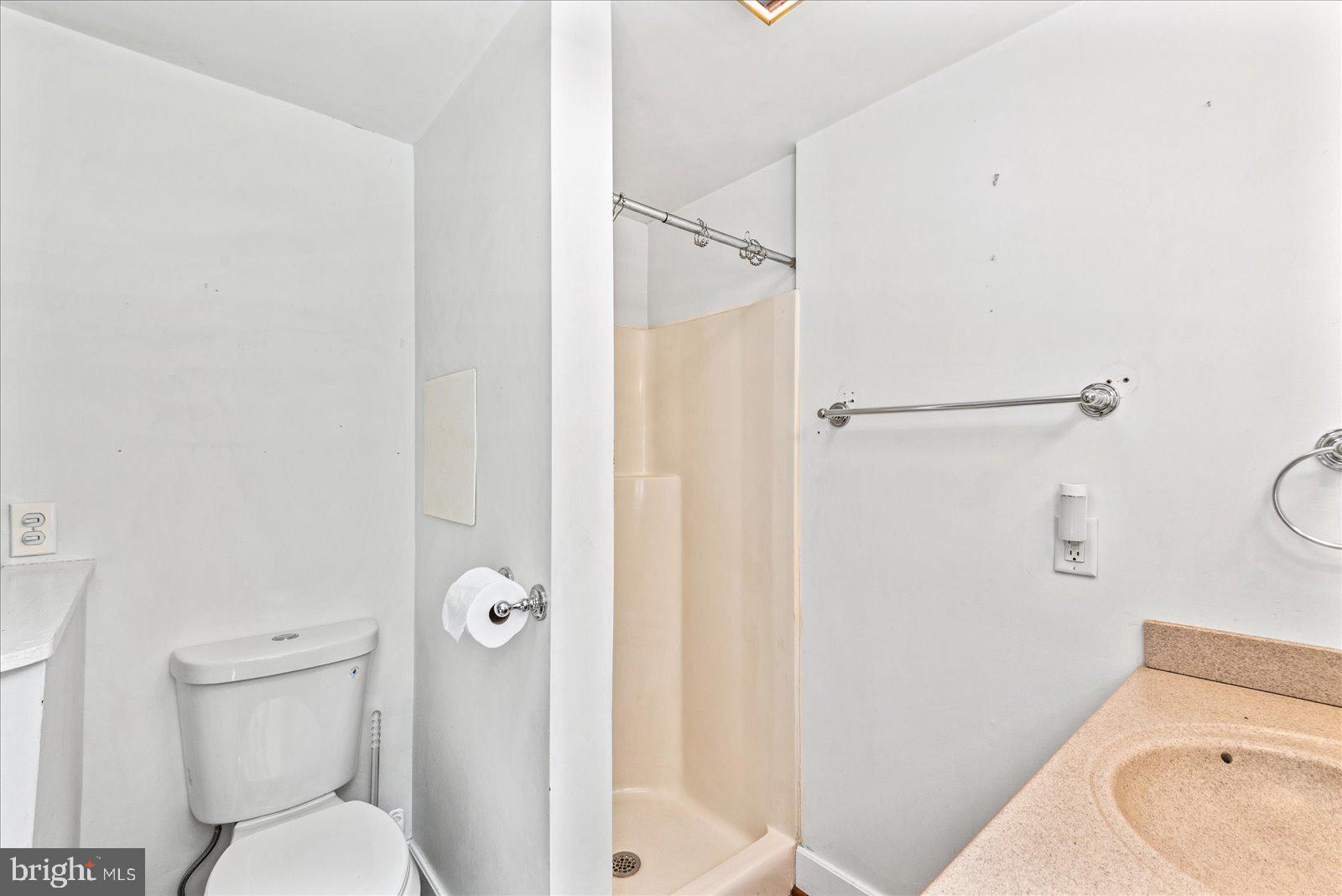 797 Forest Grove Road Colonial Beach, VA 22443 - Photo 20 of 38 Laundry and full bath off Sun-room