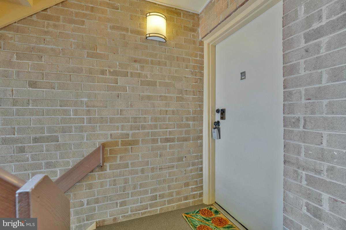 1663 Parkcrest Circle, Unit 200 Reston, VA 20190 - Photo 4 of 30