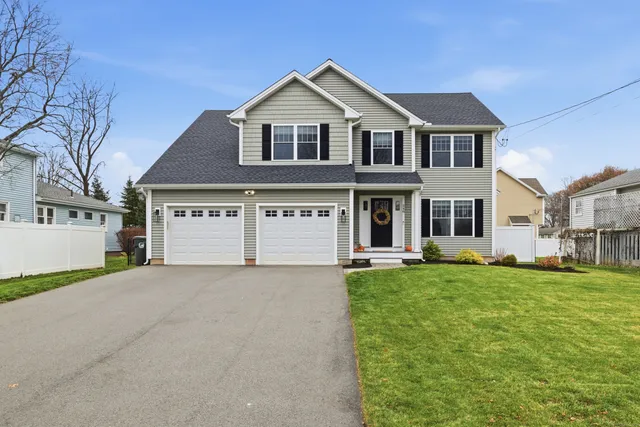 a view of a yard in front of a building